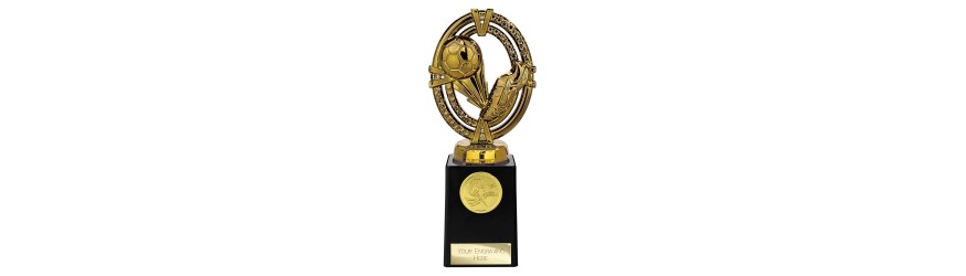 MAVERICK LEGEND FOOTBALL FOOTBALL LEGEND RESIN TROPHY - 5 SIZES - 12.5CM - 20CM